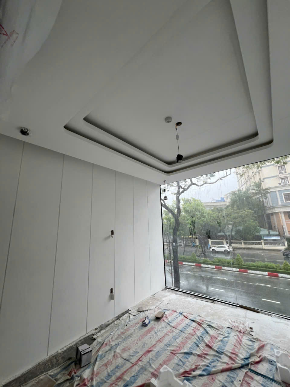 mẫu trần thạch cao giật 3 cấp