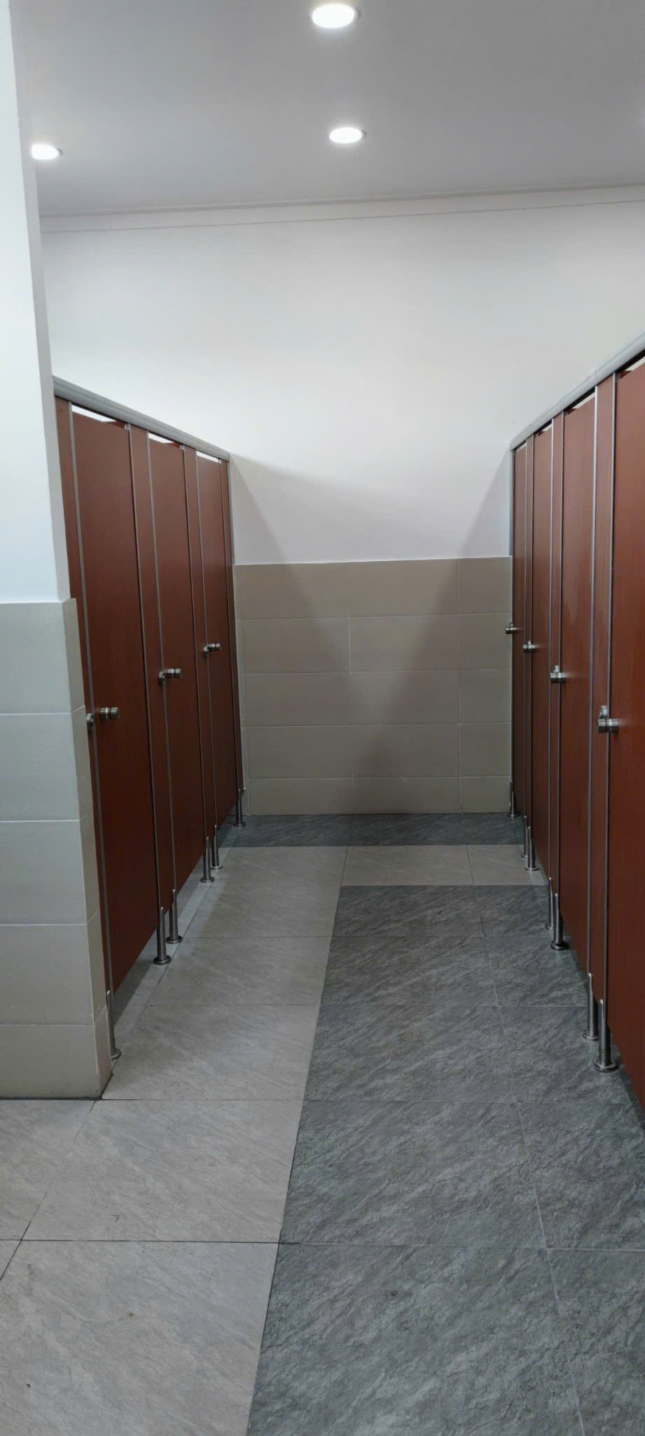 Vách ngăn vệ sinh vân gỗ