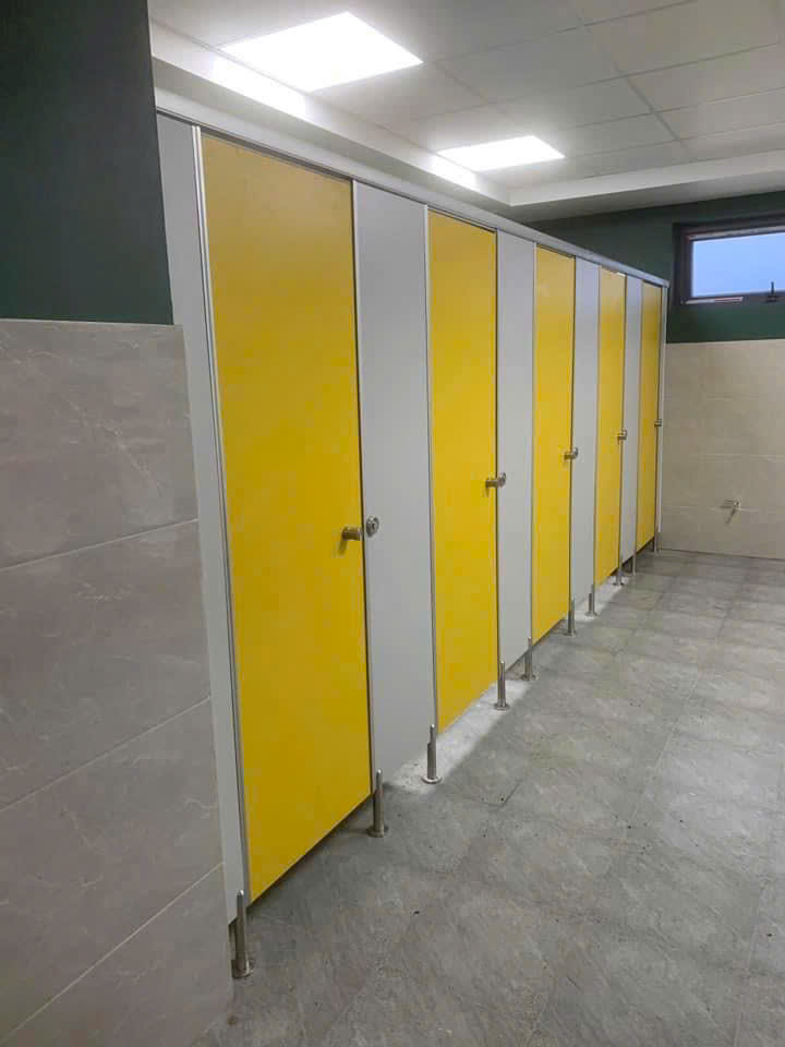 Thi công cabin vệ sinh Compact HPL