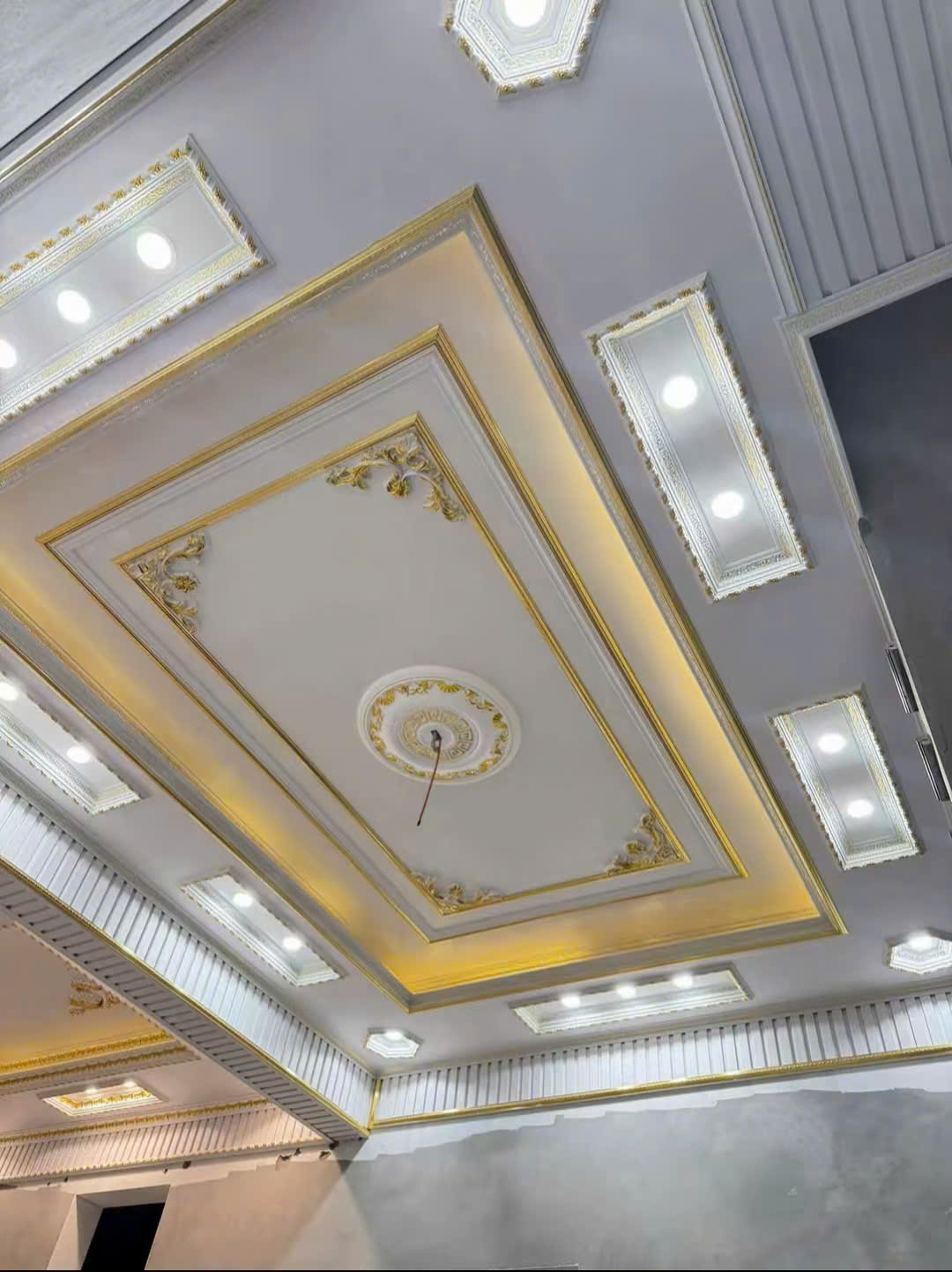 trần nano nhựa giả gỗ