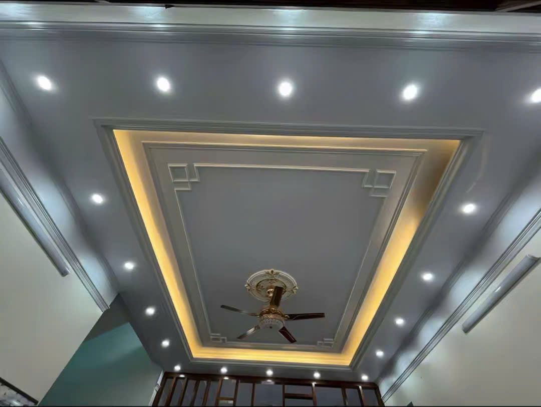 mẫu trần nhựa giật cấp đẹp