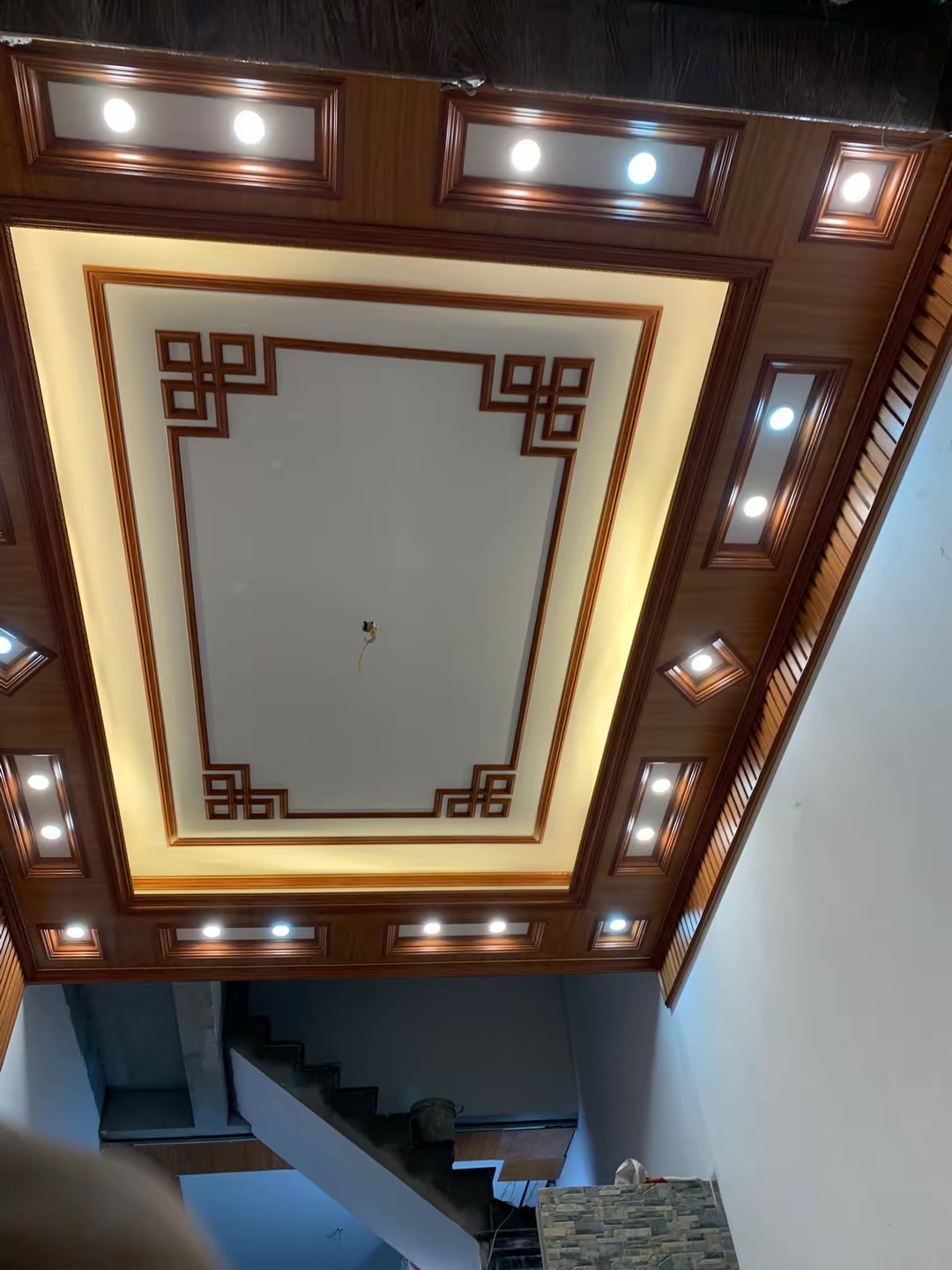 trần nhựa nano phào chỉ đẹp