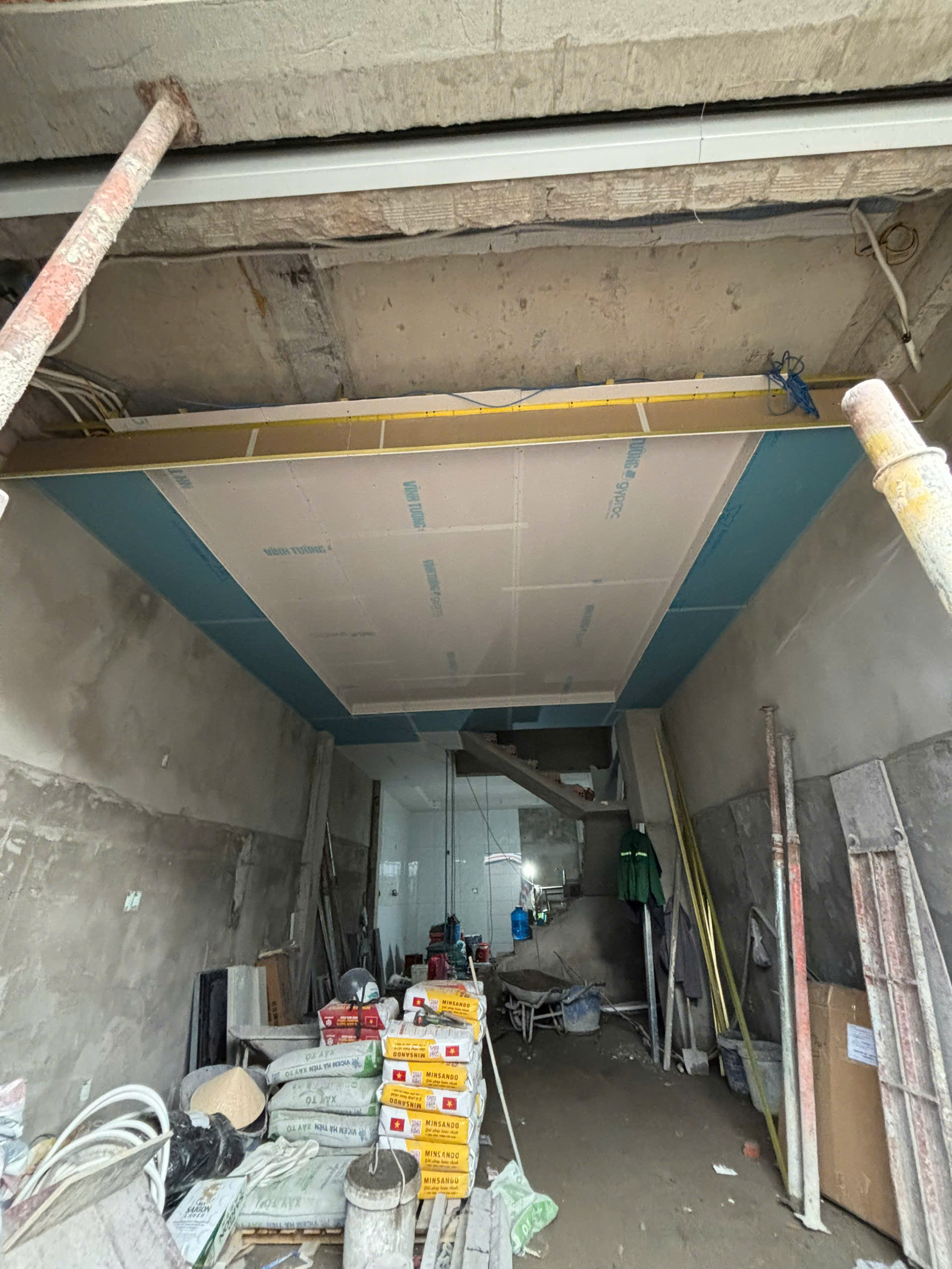 Thi công trần thạch cao phòng khách